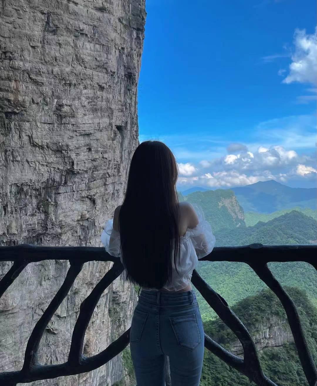 开林肯的兼职小美女